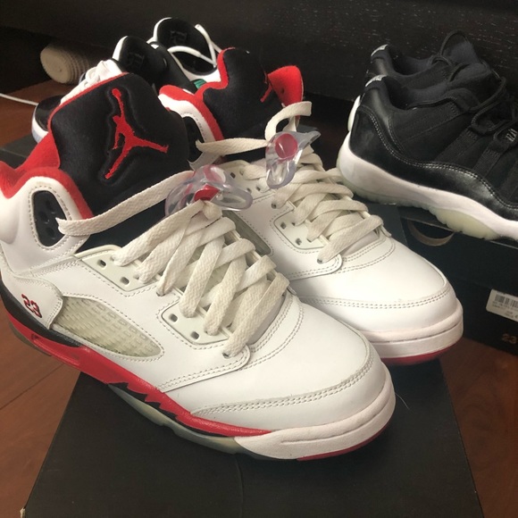 Air Jordan’s 5 fire reds - Picture 1 of 8